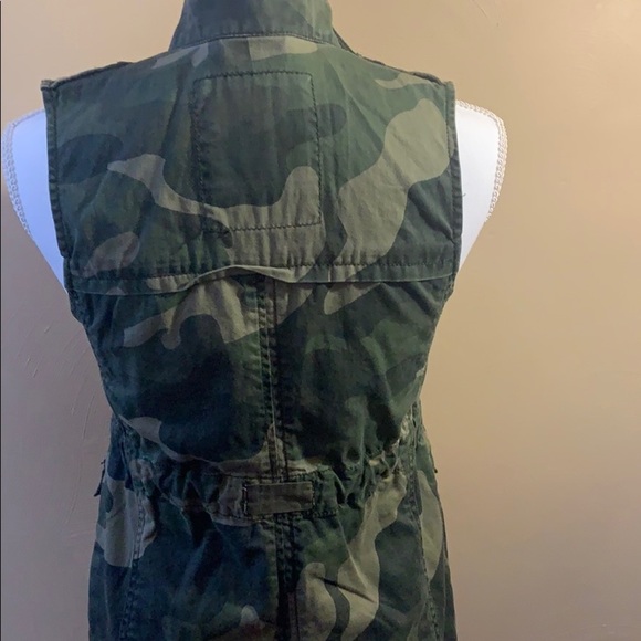 Abercrombie & Fitch vest - Picture 5 of 6